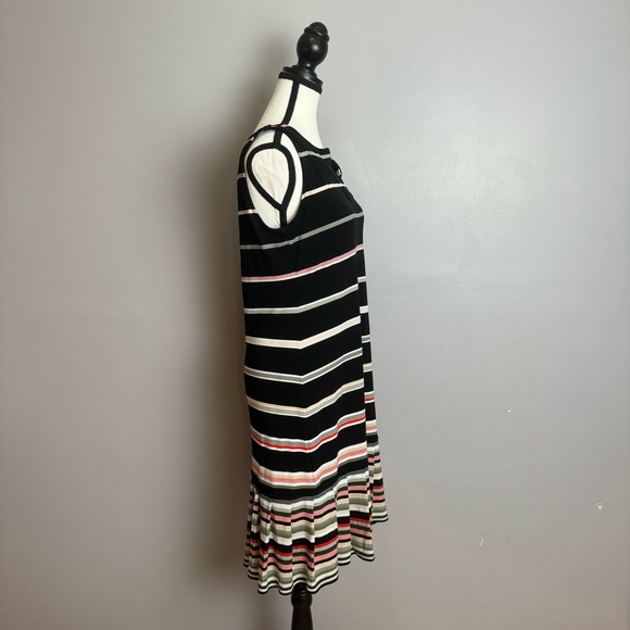 White House Black Market |WHBM| sleeveless striped black pleated dress size s - Picture 2 of 9